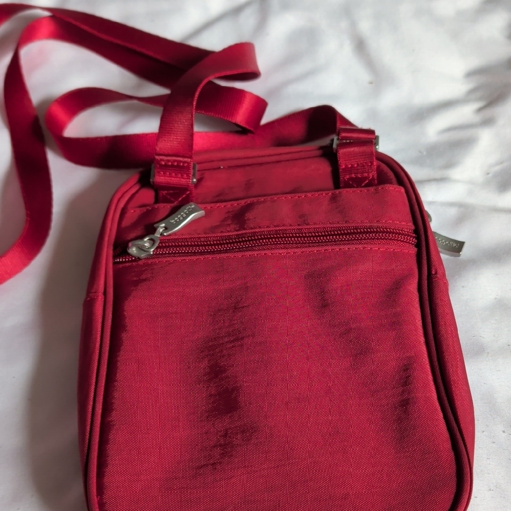 Baggallini Red Crossbody Bag - Picture 2 of 3